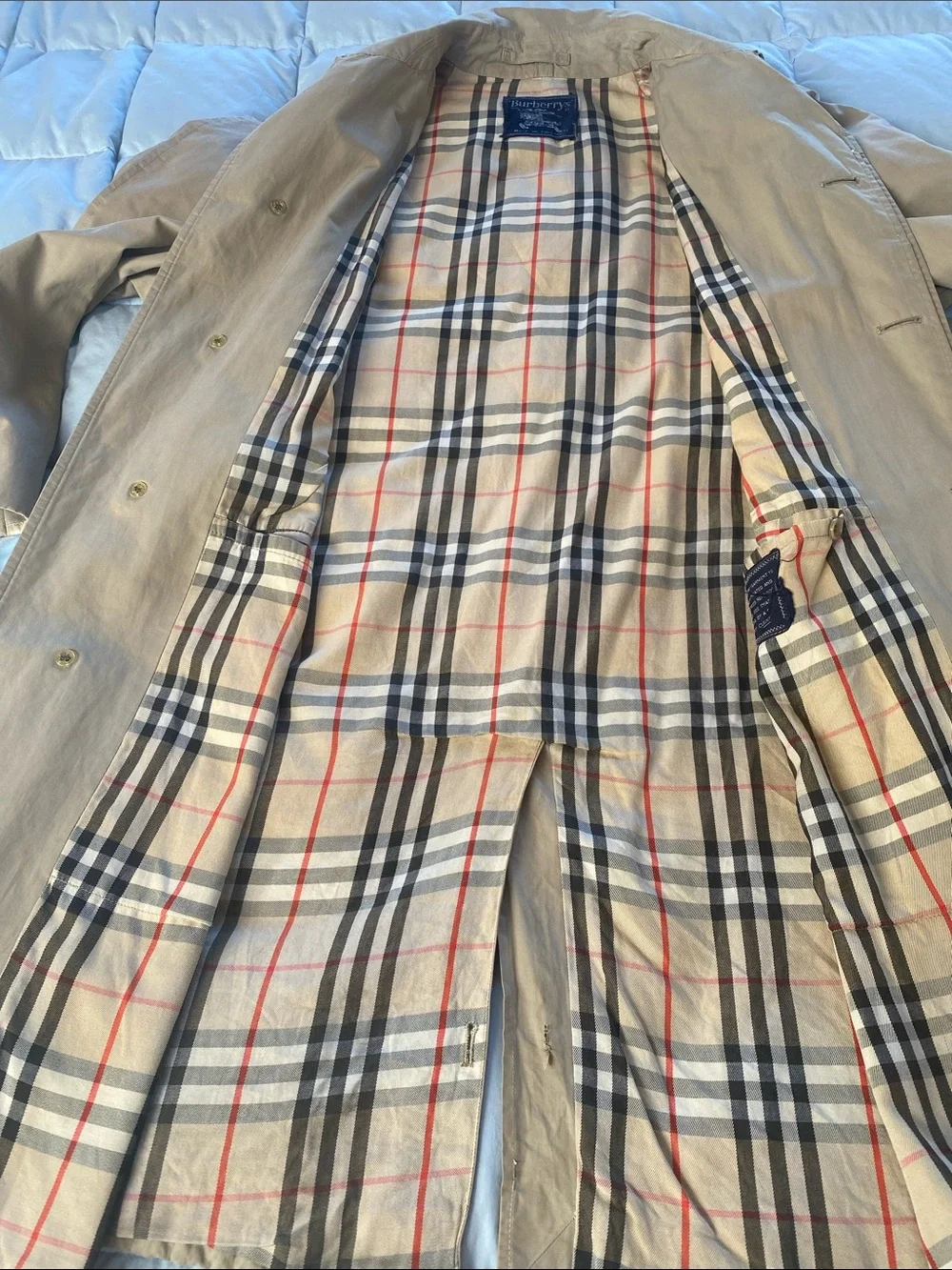 Burberry Beige Women's Trench Coat - Picture 6 of 11